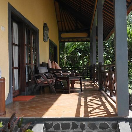 Puri Mangga Sea View Resort And Spa Lovina Exteriör bild