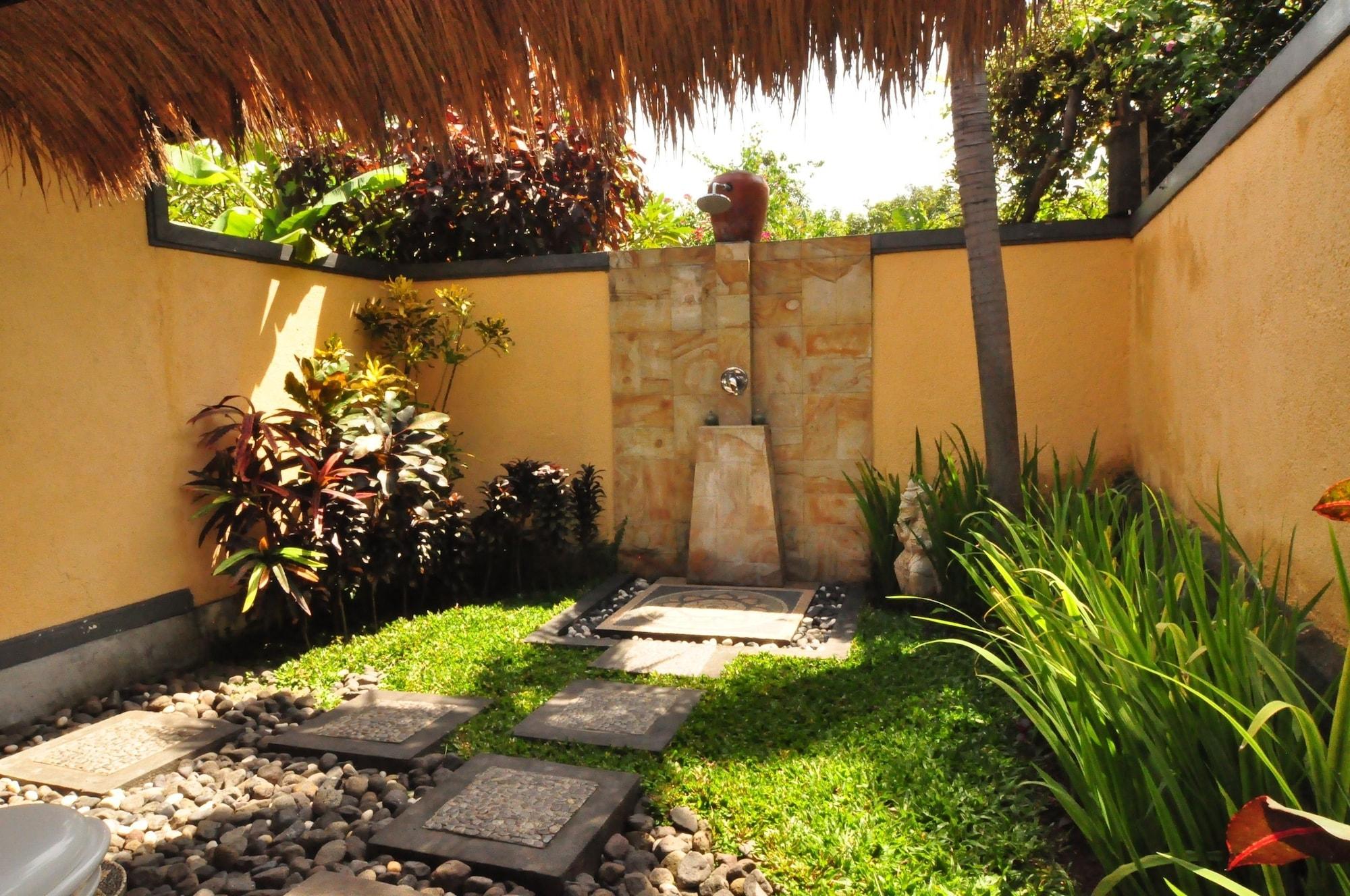 Puri Mangga Sea View Resort And Spa Lovina Exteriör bild