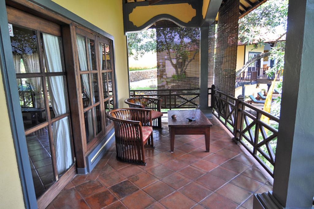 Puri Mangga Sea View Resort And Spa Lovina Exteriör bild