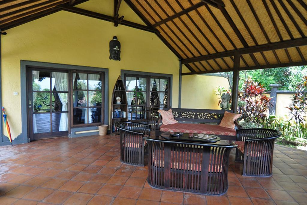 Puri Mangga Sea View Resort And Spa Lovina Exteriör bild