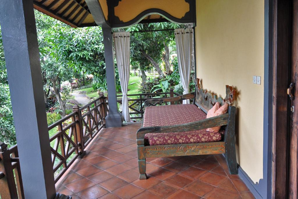 Puri Mangga Sea View Resort And Spa Lovina Exteriör bild