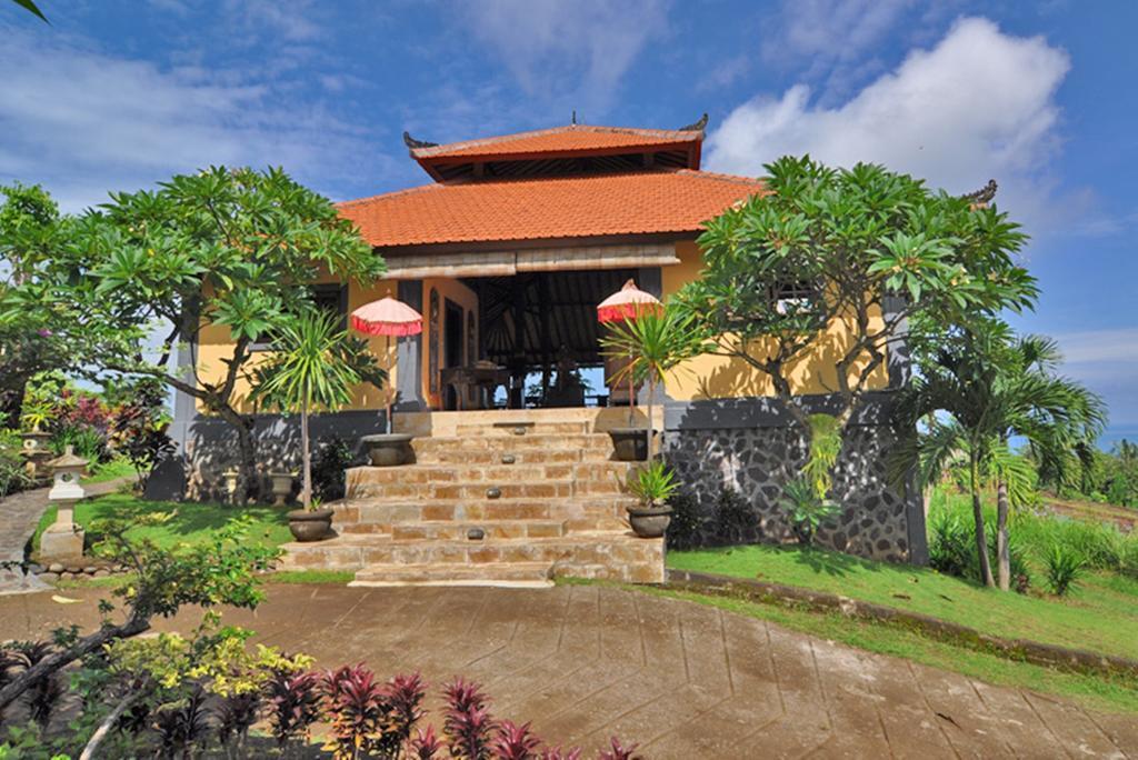 Puri Mangga Sea View Resort And Spa Lovina Exteriör bild