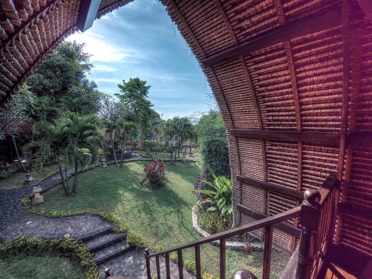 Puri Mangga Sea View Resort And Spa Lovina Exteriör bild