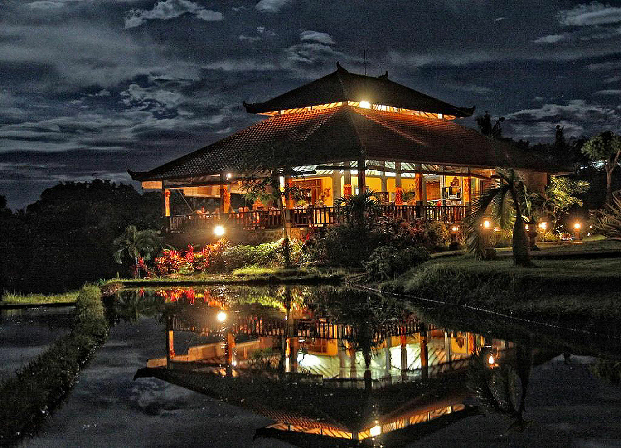 Puri Mangga Sea View Resort And Spa Lovina Exteriör bild